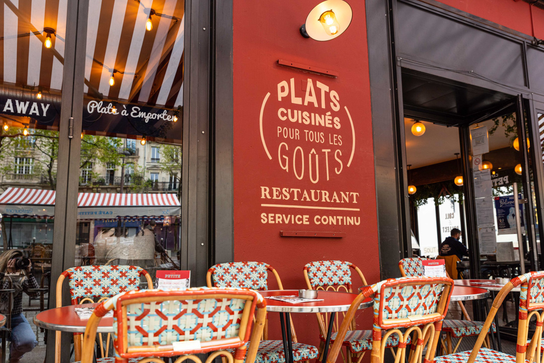 café petite intérieur vue rue